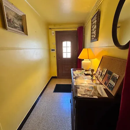度假居 La Florence Provencale, 6 Chambres, Piscine, Veranda 迪涅莱班